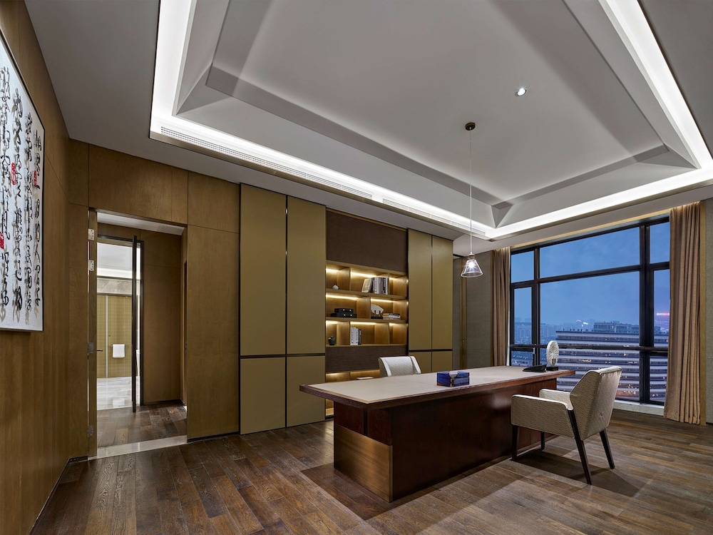 Presidential Suite, 1 King Bed photo 3