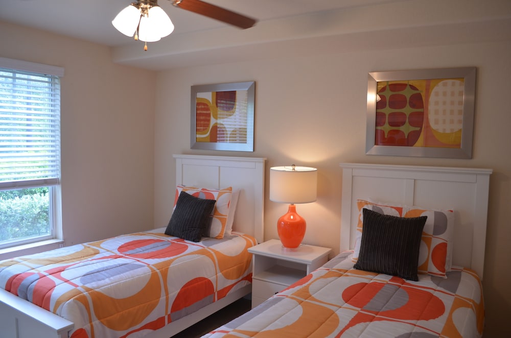 Luxury Condo, Multiple Beds, Non Smoking, Garden View photo 2