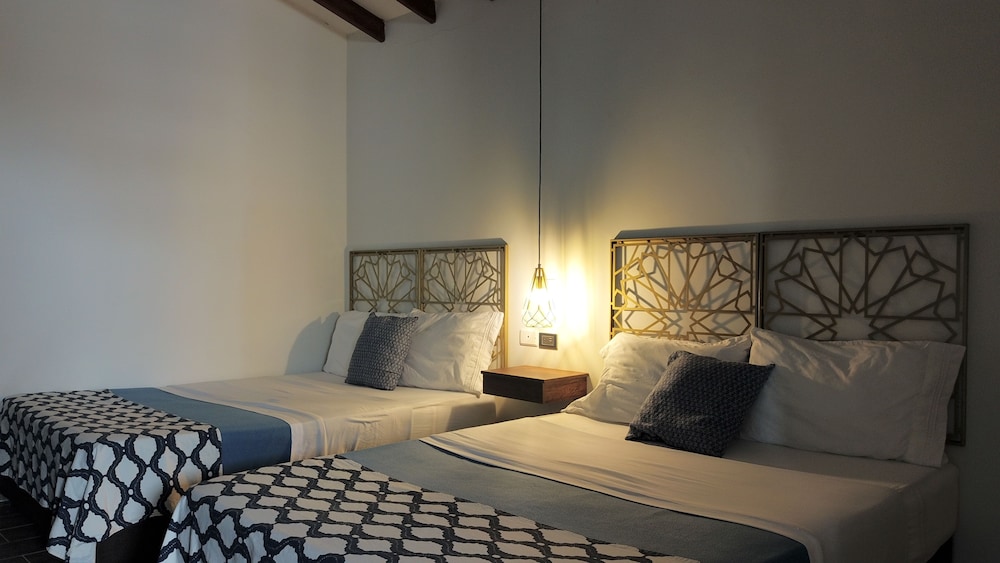 Studio, Multiple Beds photo 1