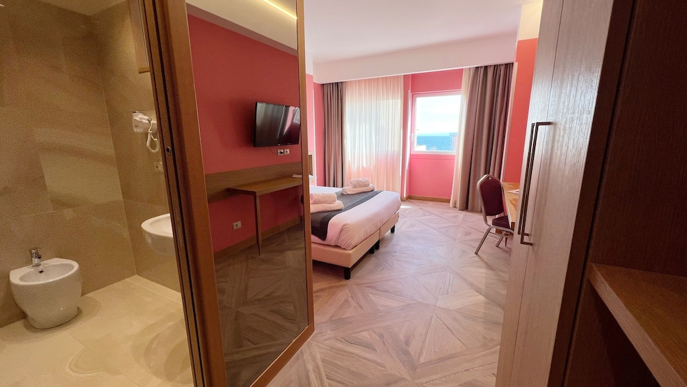 Superior Double or Twin Room, 1 Double Bed - Photo 5