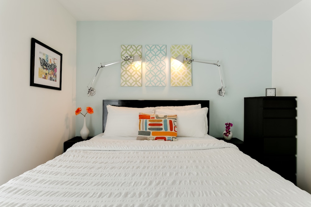 Executive Condo, 1 Bedroom photo 2