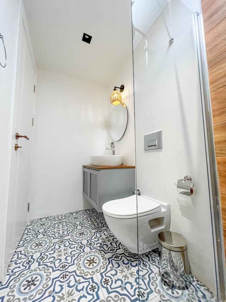 Comfort Room photo 2