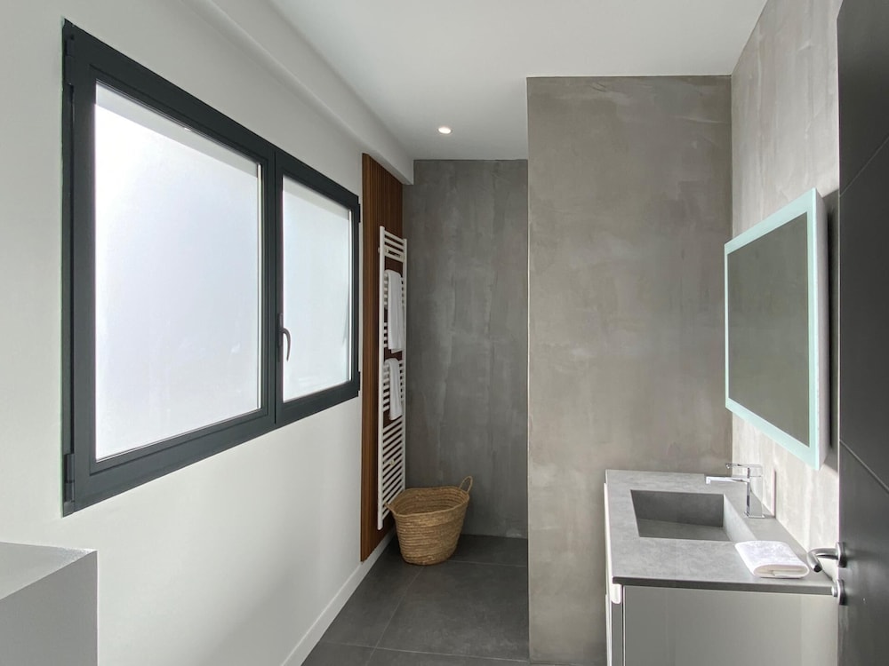 Deluxe Apartment, 2 Bedrooms, Terrace, City View photo 3