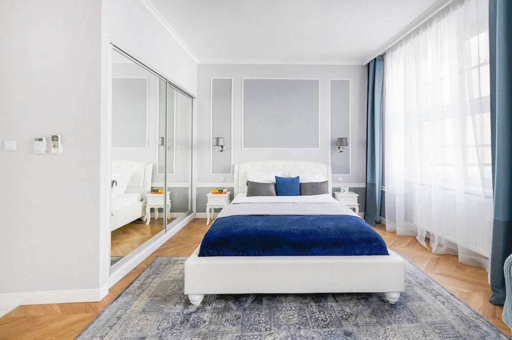 Luxury Studio (2nd Floor Studio at Backyard)