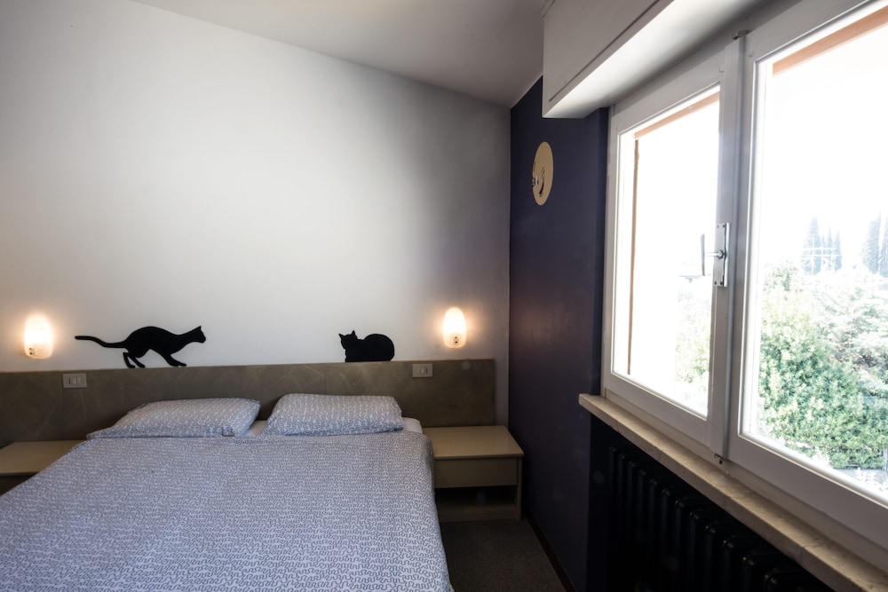 Standard Double or Twin Room, 1 Queen Bed, Non Smoking photo 1