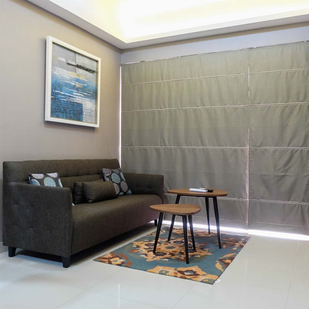 Room - Photo 8