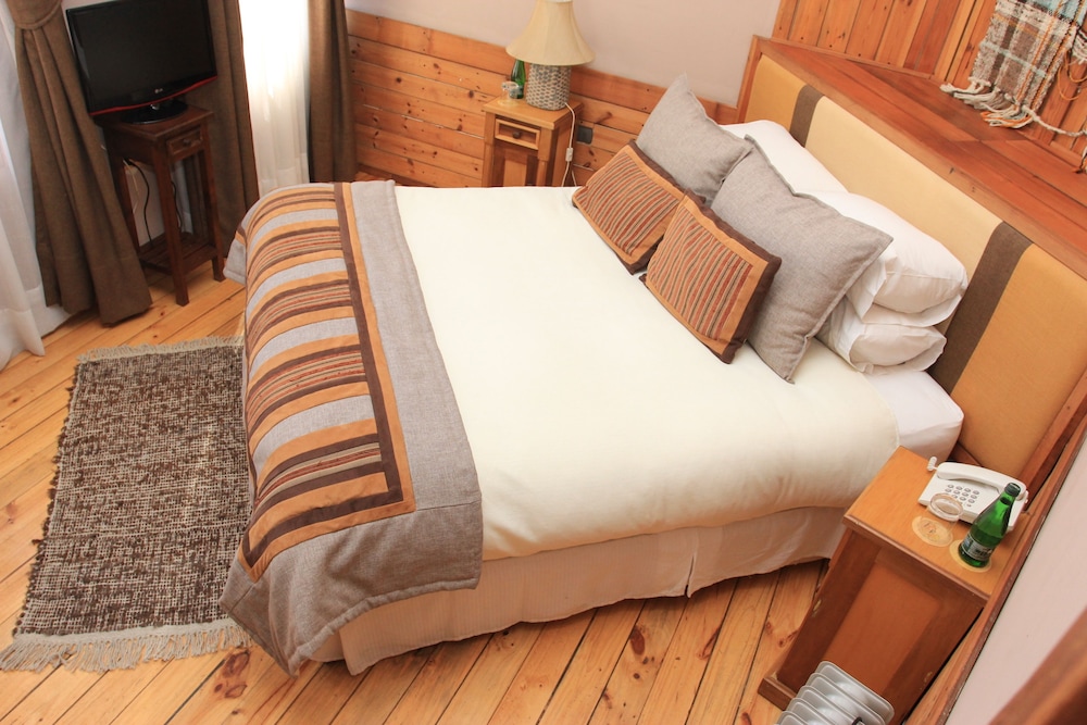 Standard Double Room, 1 Queen Bed, Non Smoking photo 2