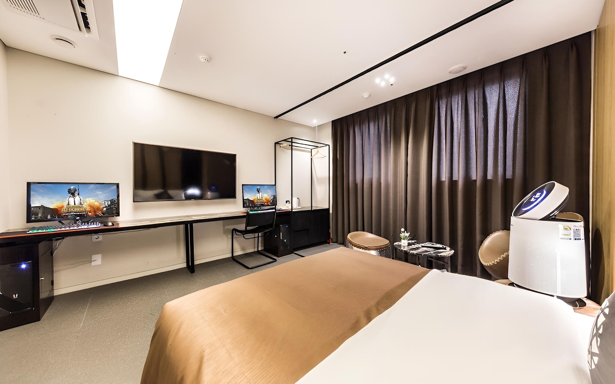 Room (Premium - Couple PC (55 inches + air )