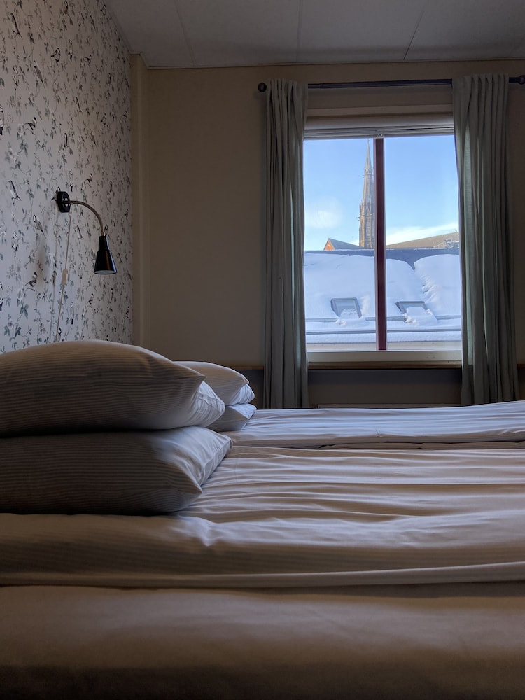 Standard Room, 1 Queen Bed, Non Smoking photo 1