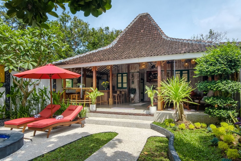 Traditional Villa photo 1