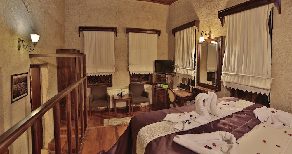 Deluxe Room - Photo 7