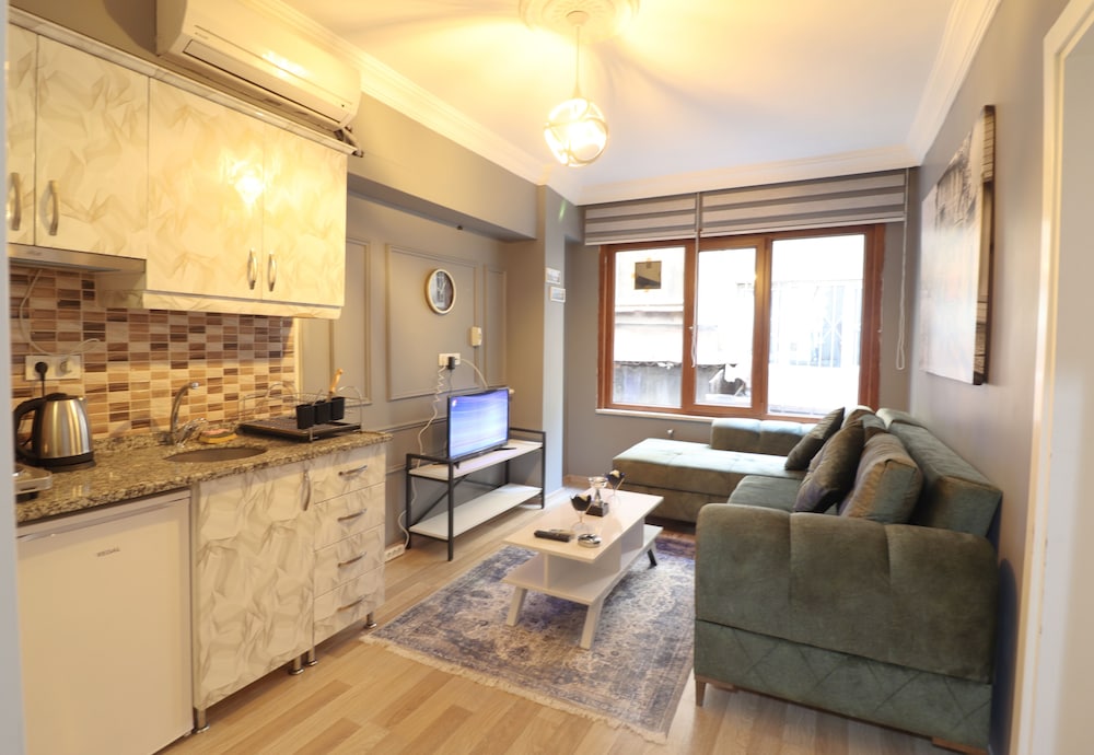 Standard Condo photo 3