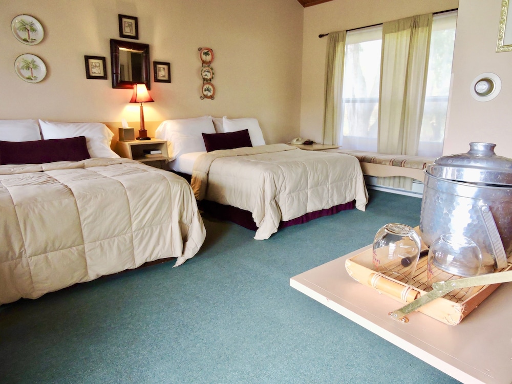 Standard Room, 2 Double Beds photo 2