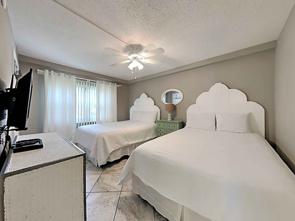 Condo, Multiple Beds, Balcony, Ocean View (#205 West - No Pets) photo 1