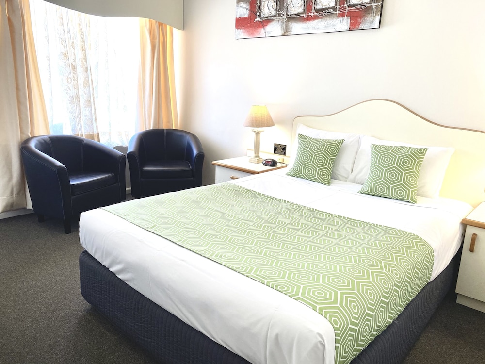 Standard Single Room, 1 Queen Bed photo 3