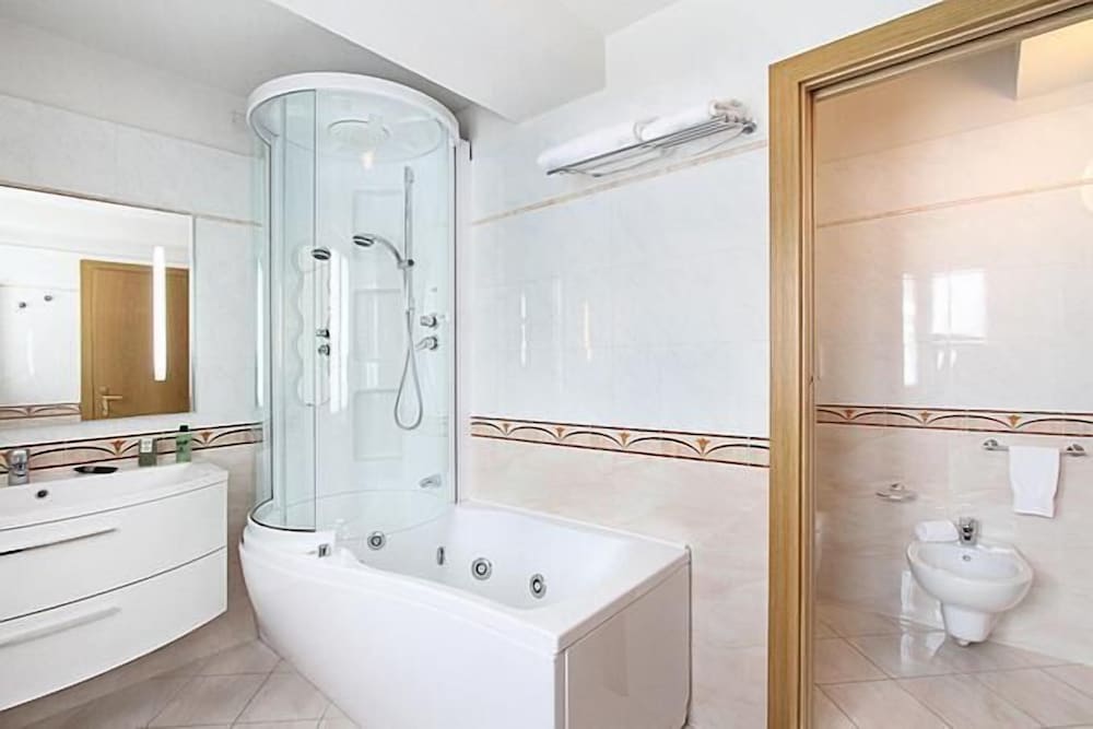 Classic Quadruple Room