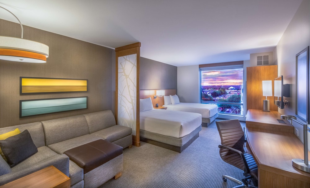 Room (2 Queen Beds and 1 Sofa Bed) photo 1