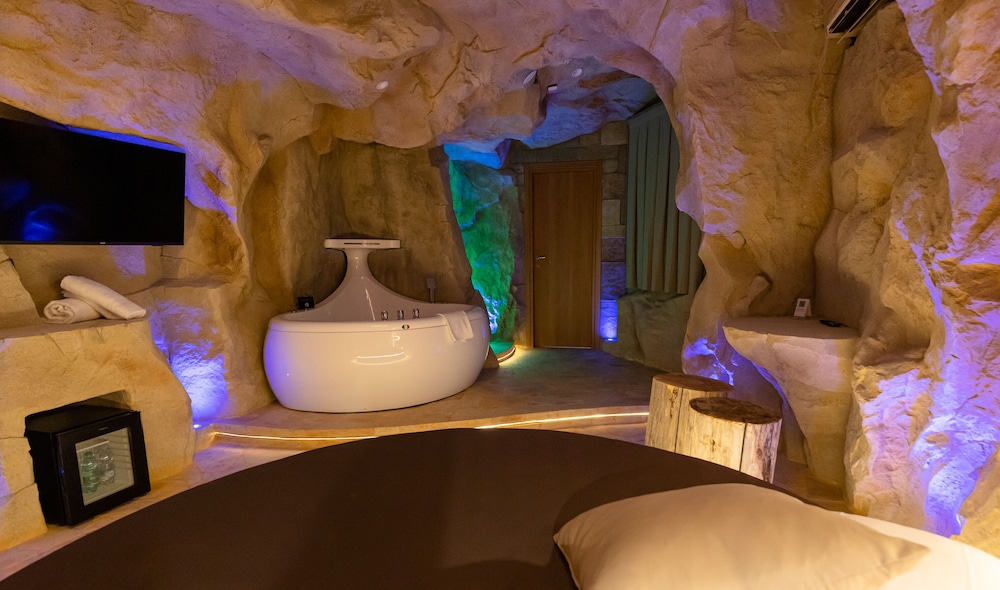 Romantic Studio Suite - Photo 2
