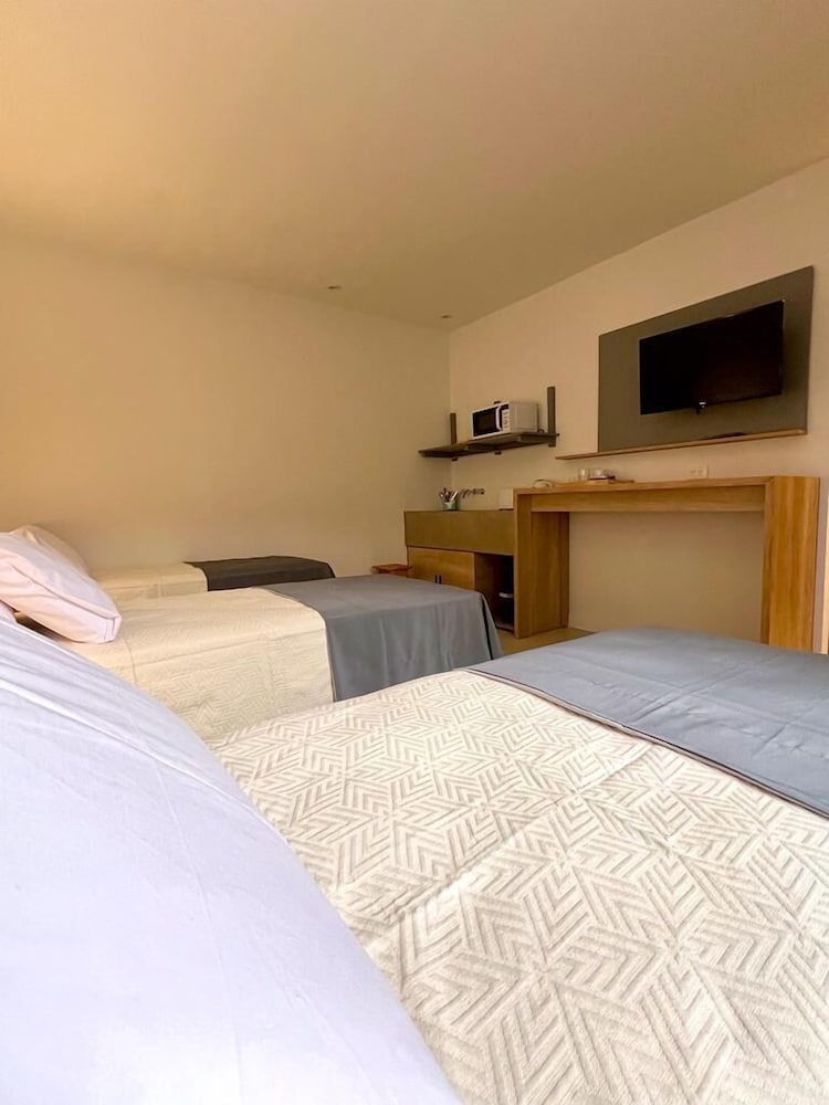 Comfort Triple Room, Courtyard View photo 3