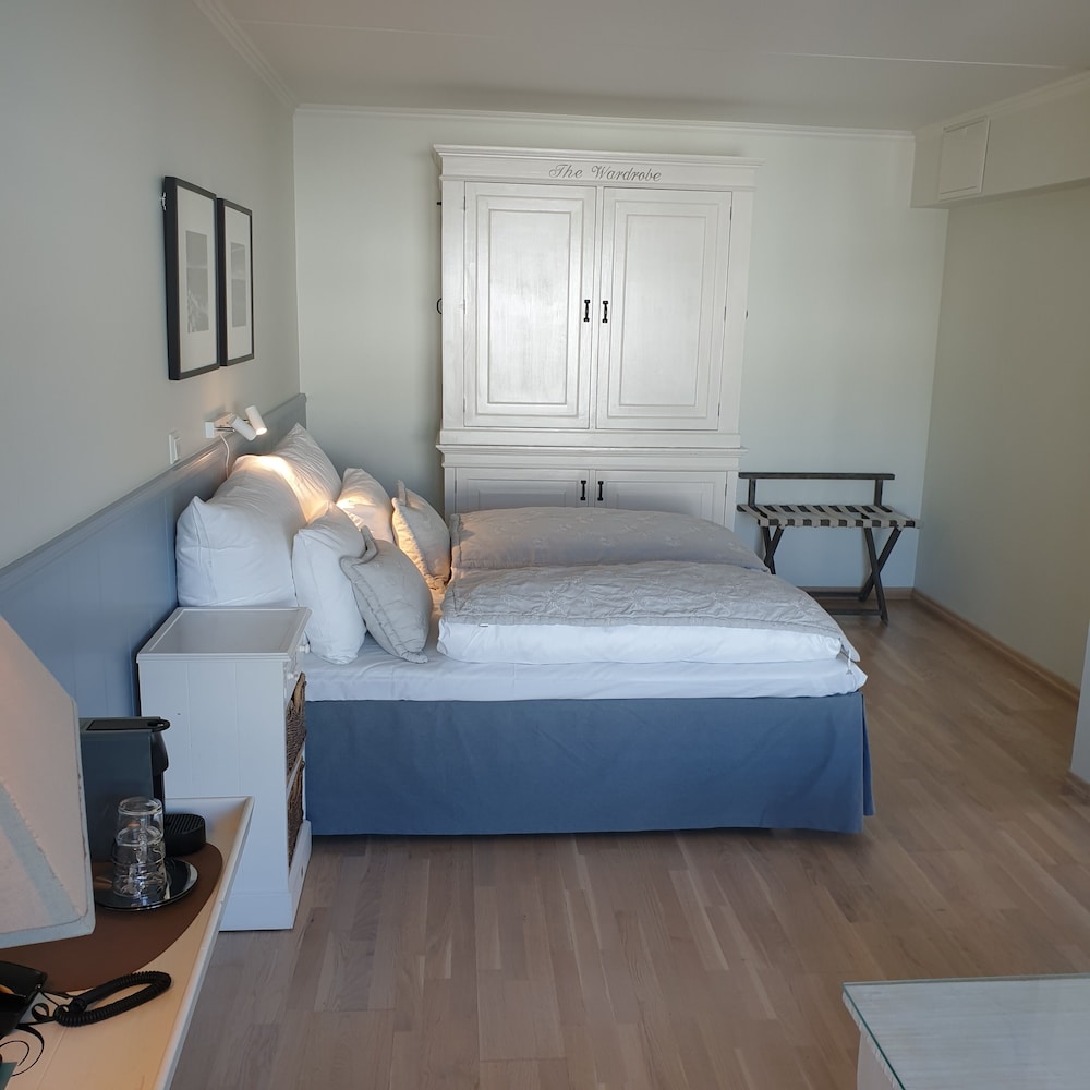 Superior Double Room, 2 Twin Beds, Partial Sea View photo 2