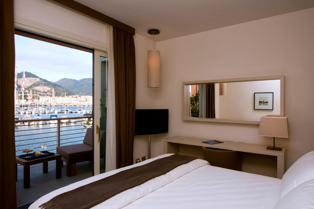 Deluxe Double Room, Sea View - Photo 4