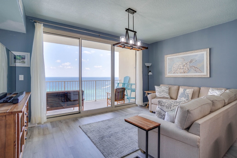 Condo, 2 Bedrooms, Sea View (1613)