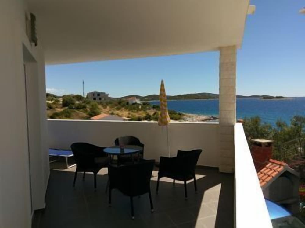 Deluxe Condo, 1 Bedroom, Sea Facing photo 3