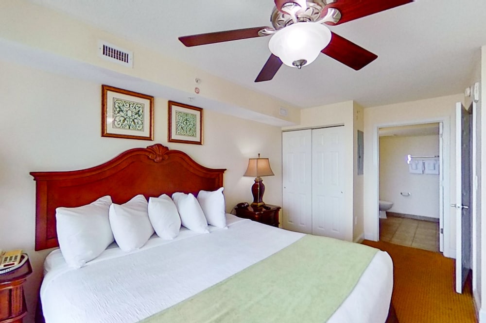 Condo, 2 Bedrooms (Beach View) photo 3