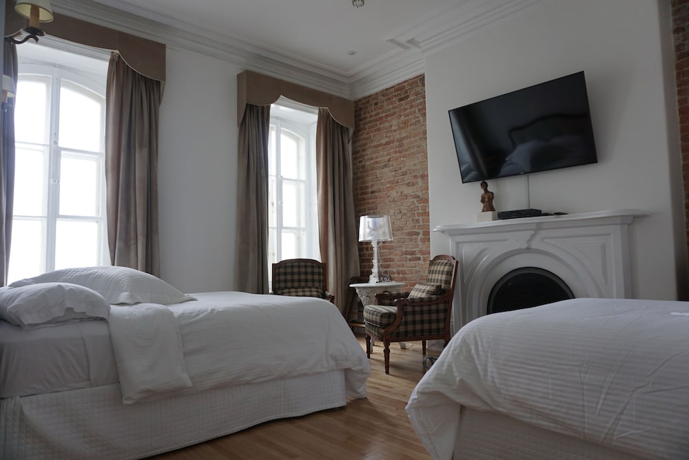 Standard Room, 2 Double Beds photo 3