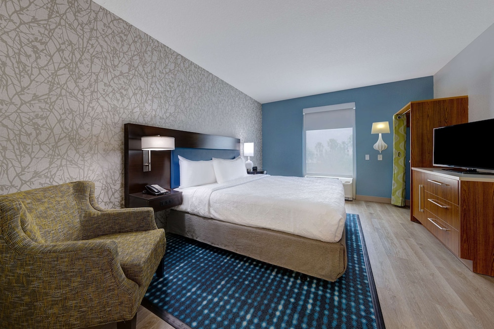 Studio Suite, 1 King Bed, Non Smoking thumbnail 6