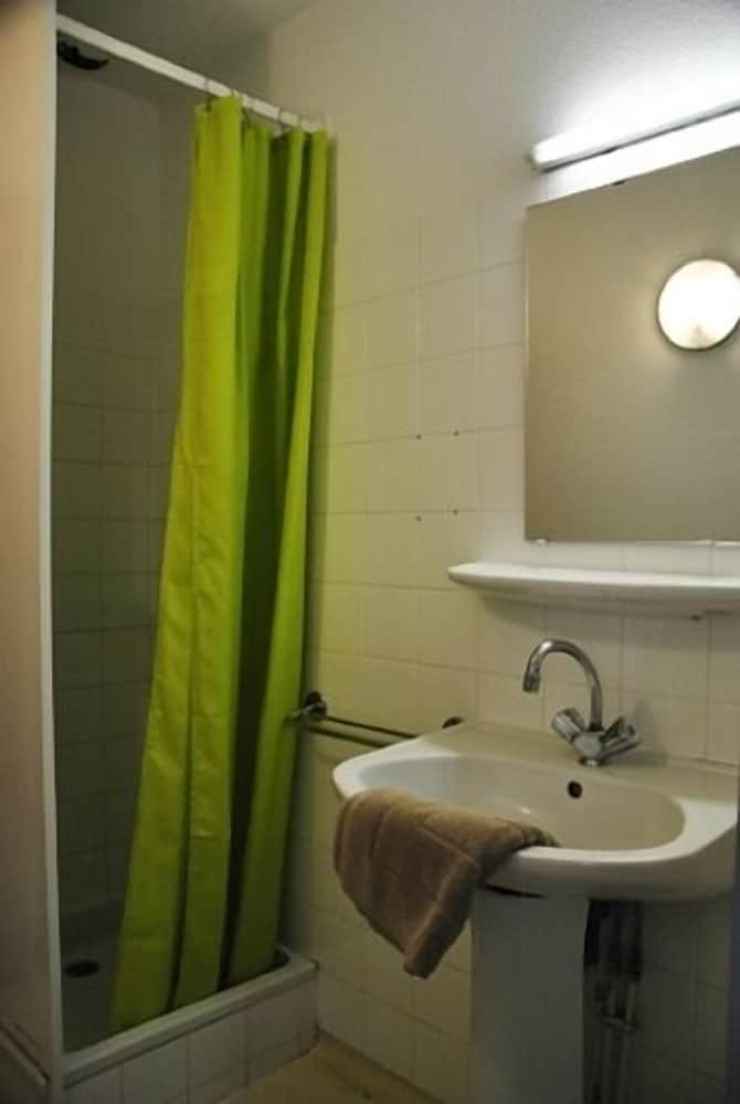 Economy Double Room photo 2