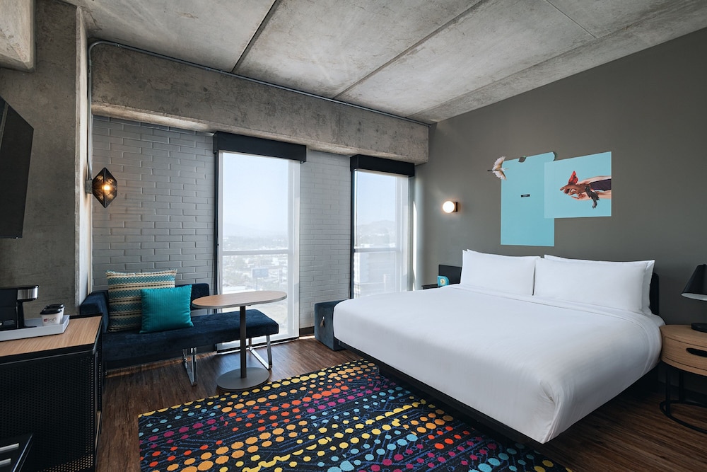 aloft, Room, 1 King Bed - Photo 1