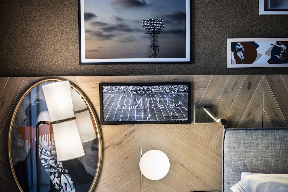 Suite, 1 Bedroom - Photo 22