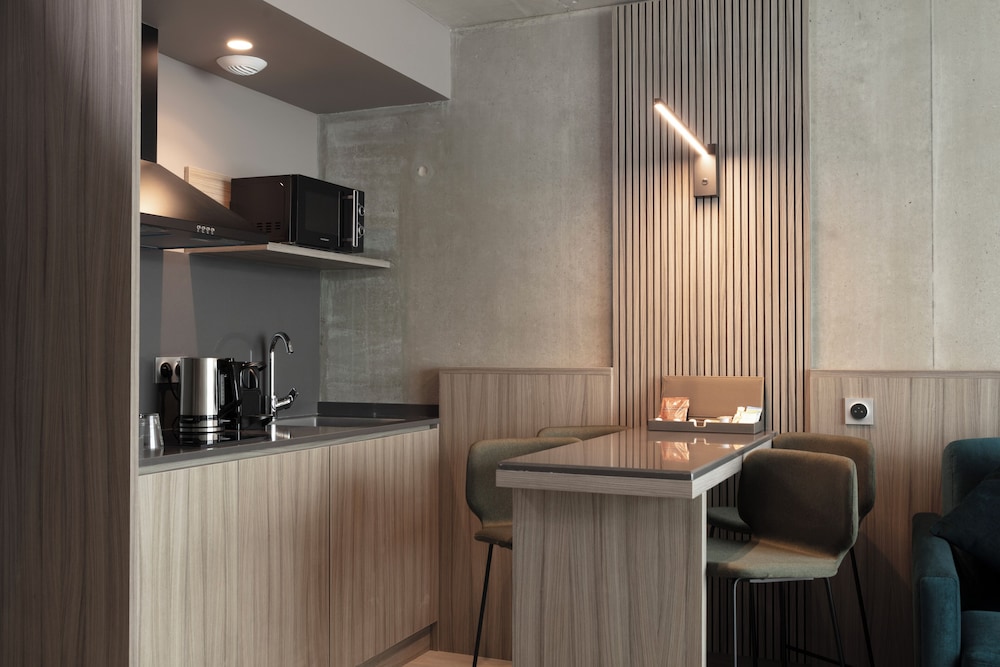 Junior Suite, Pool Access photo 2