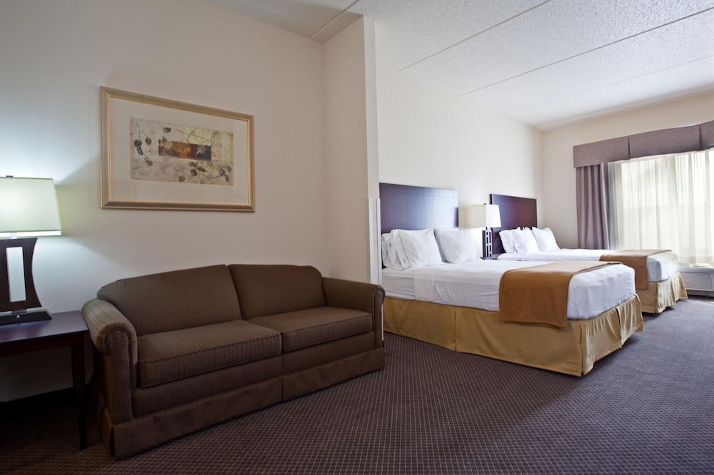 Suite, Multiple Beds (Additional Living Area) photo 1