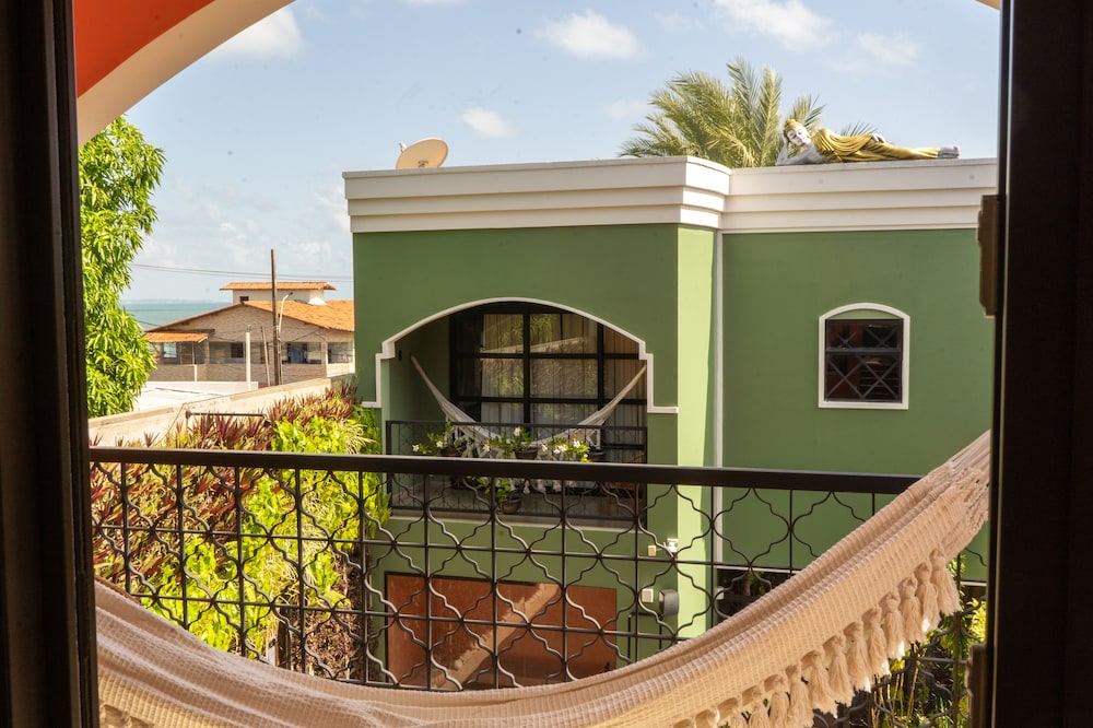 Master Suite, Partial Ocean View - Photo 4