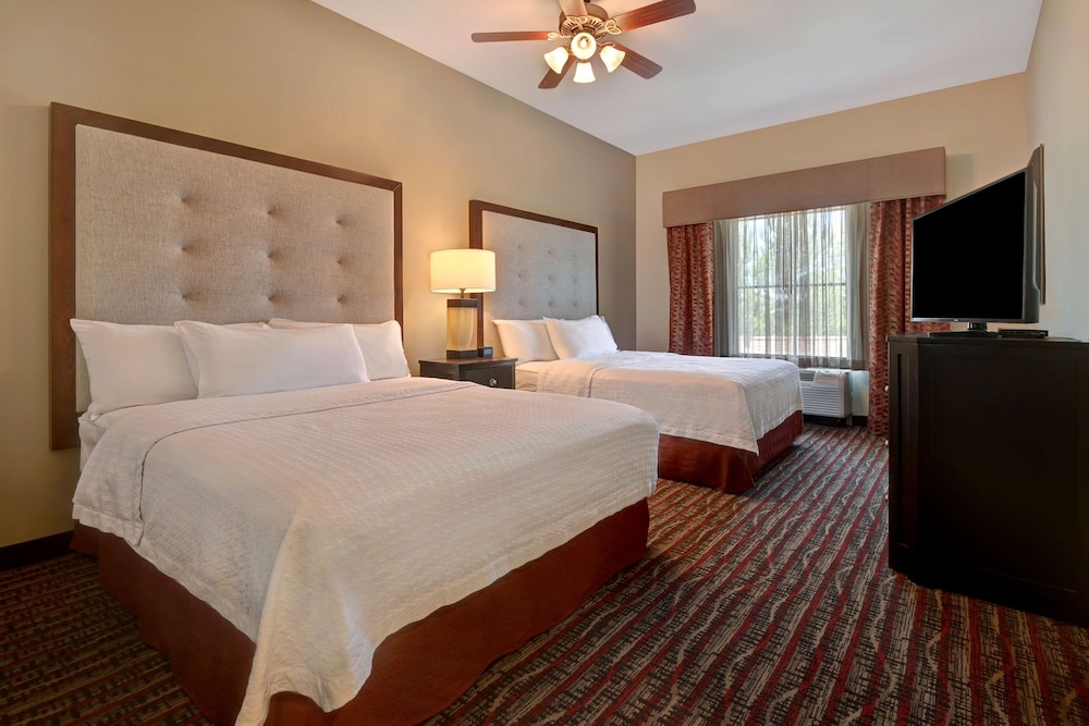 Suite, 2 Queen Beds - Photo 3