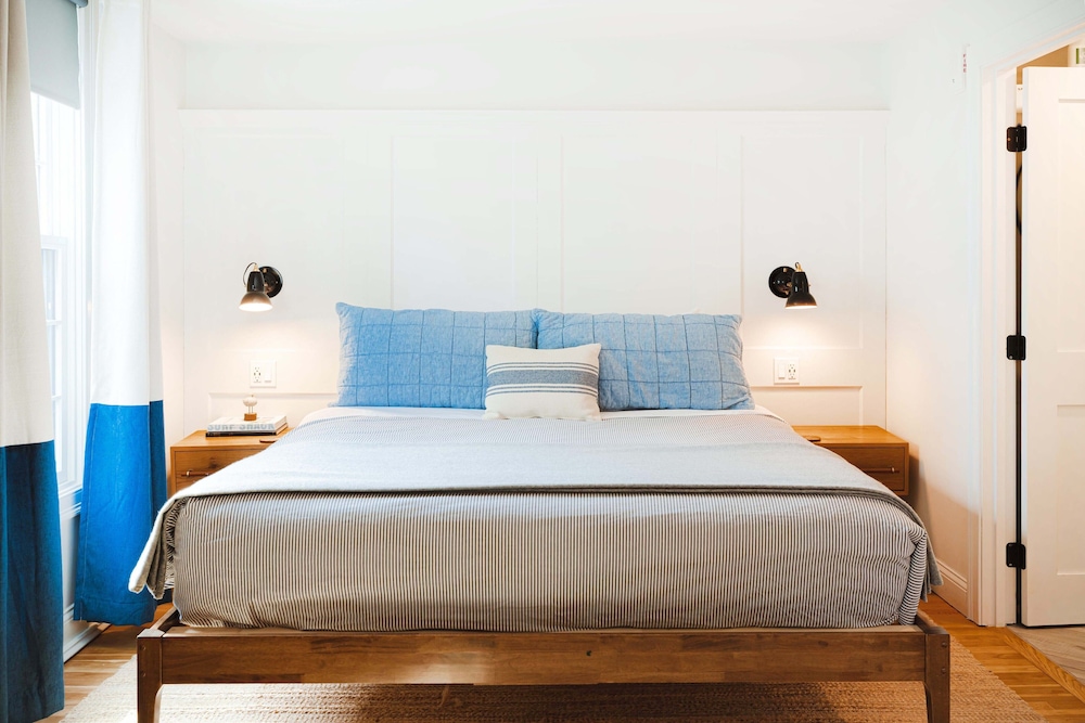 Deluxe Apartment, 1 King Bed With Sofa Bed, Kitchen, City View photo 3