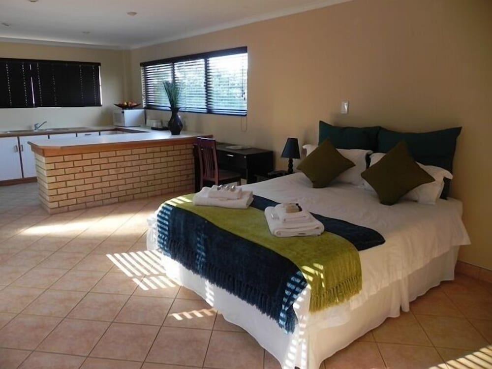 Room (Self Catering) photo 3