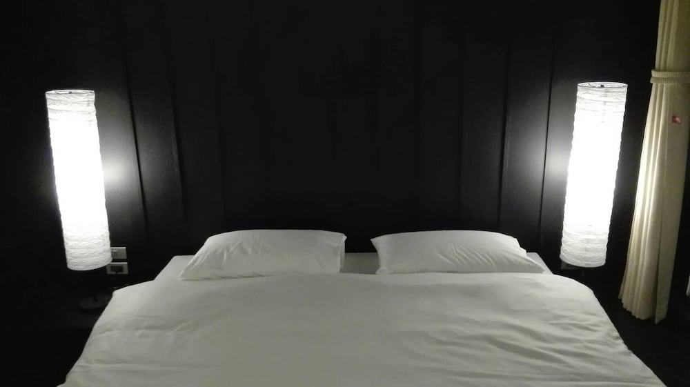 Premium Black Signature photo 2