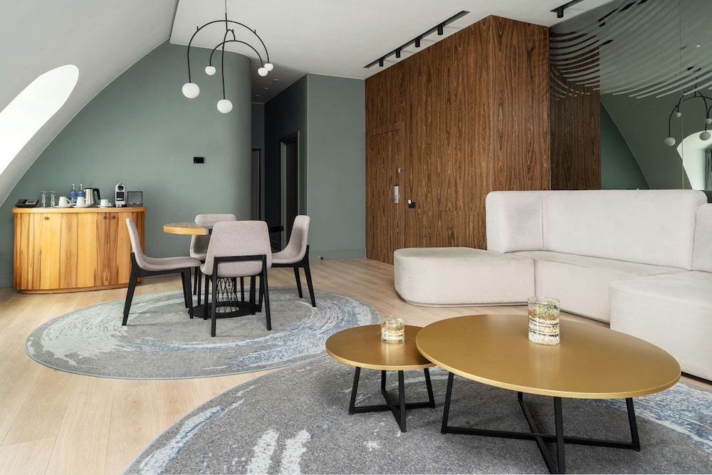 Suite, 1 Bedroom photo 2