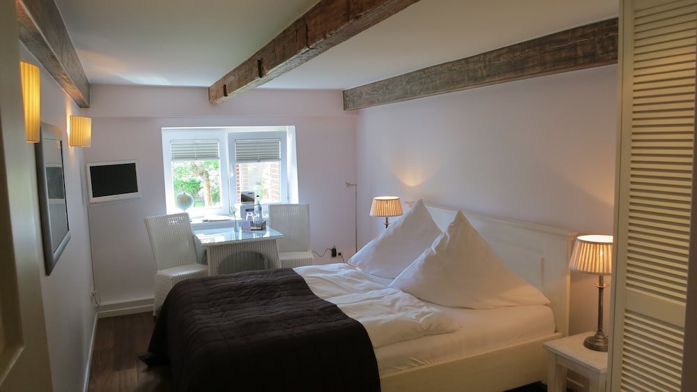 Basic Double Room, 1 Bedroom, Allergy Friendly, Garden View photo 2