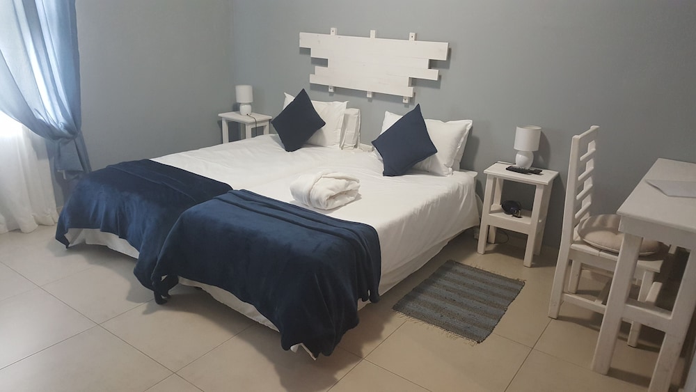 Standard Twin Room photo 1