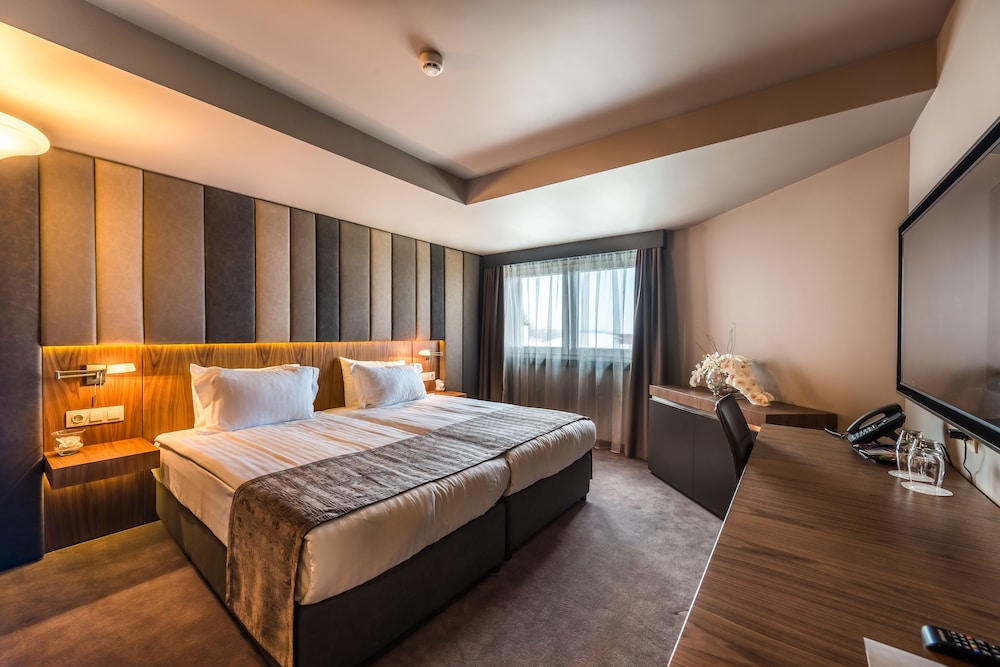 Superior Double Room, 1 King Bed photo 2