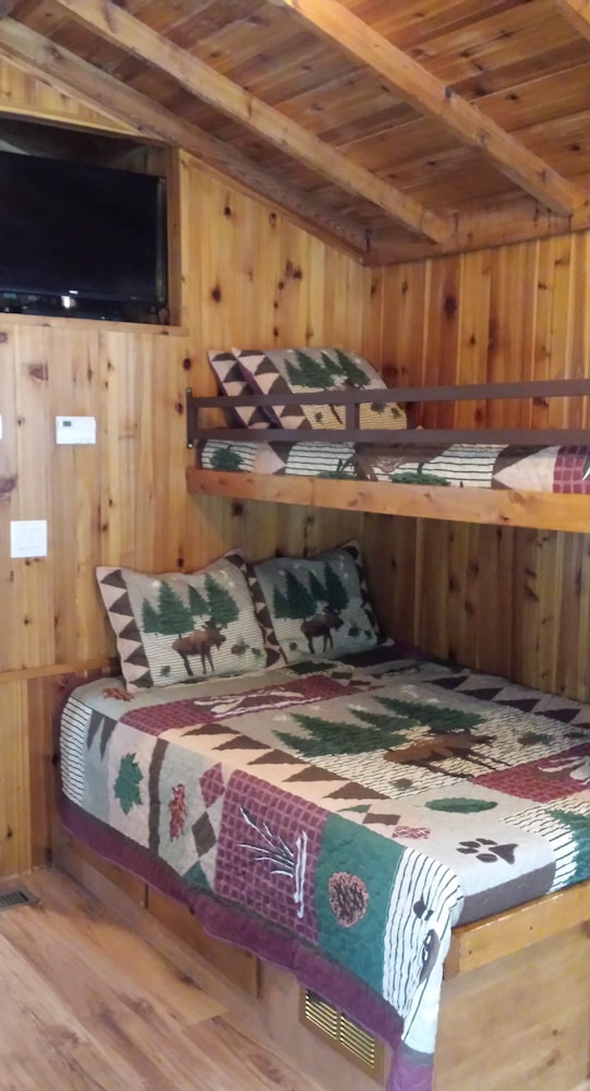 Cabin, Multiple Beds, Non Smoking (Linens Available) photo 1