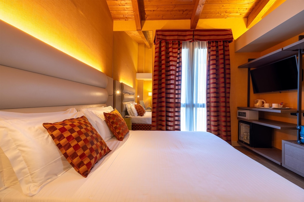Superior Double Room, 1 Queen Bed - Photo 1