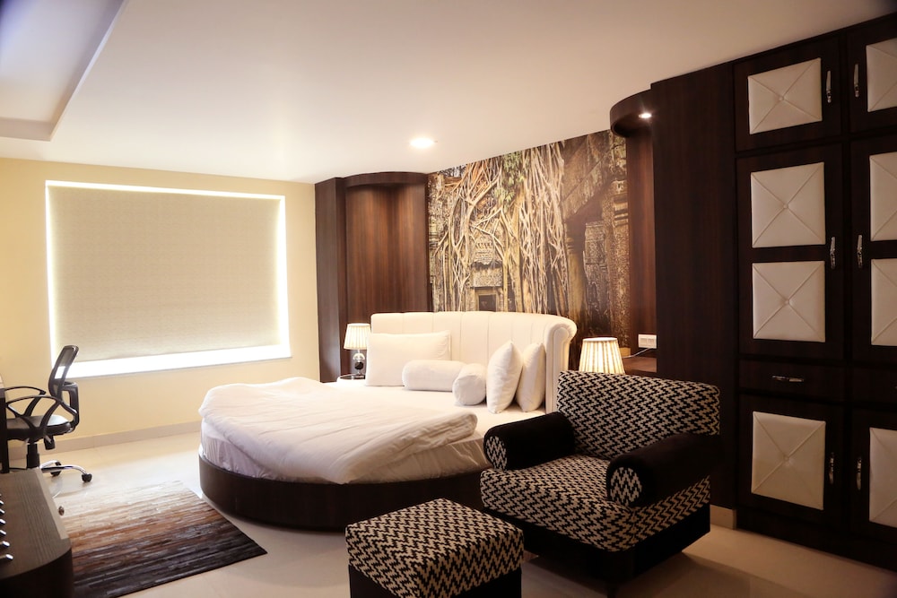 Royal Double Room, Non Smoking photo 2