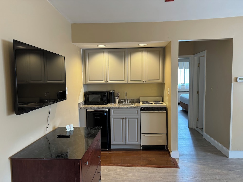 Basic Apartment - Photo 5