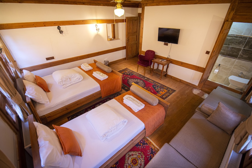 Standard Room photo 2