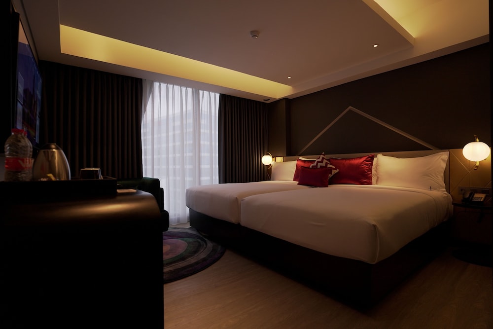 Deluxe Room, Twin Beds, Non Smoking - Photo 3